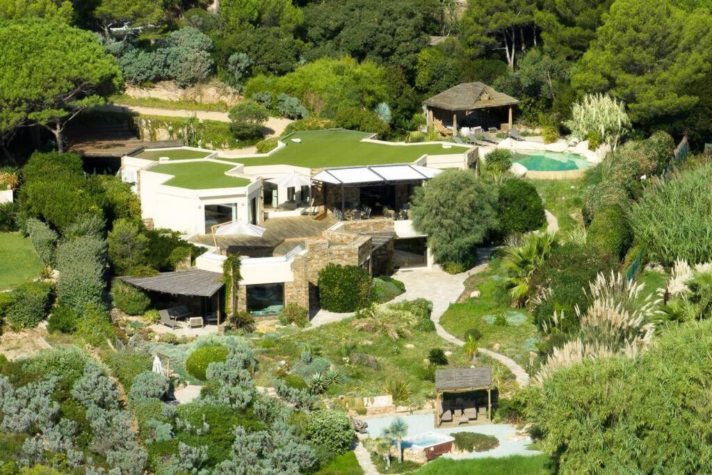 Villa In Gated Community Of Hotel La Reserve ラマチュエル エクステリア 写真